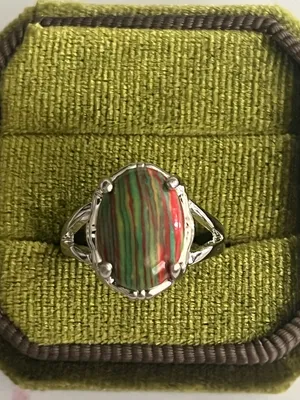 Classic Design Titanium Silver Gorgeous Green/Red Gemstone Ring Size 7 NWT Green thumbnail 1