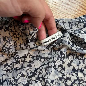 Abercrombie & Fitch floral print sheer top size small thumbnail 3