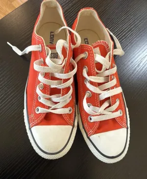 Size 6M / W8 CONVERSE Chuck Taylor ALL STAR Low Top Canvas RED Sneakers Unisex thumbnail 1