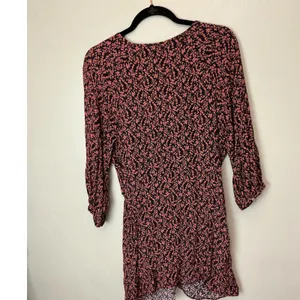 Free People Women Black Pink Floral Ruffle Wrap Dress 3/4 Sleeve Size L thumbnail 3