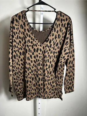 P378. She + Sky Leopard Print Long Sleeve Women’s Top - Tan & Black thumbnail 4