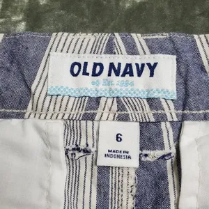 Old‎ Navy Striped Cuffed Shorts thumbnail 2