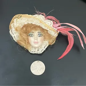 Vintage Porcelain Face Victorian Lady Head with Fascinator Hat Brooch 21g thumbnail 7