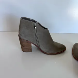 Jeffrey Campbell Women's Kamet 2 Taupe Suede Ankle‎ Booties thumbnail 12