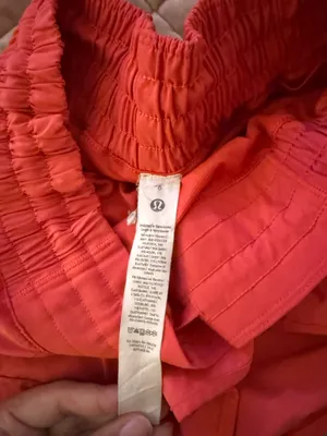 Lululemon Shorts Hotty Hot 2.5" Sonic Pink thumbnail 4