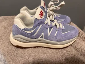 New Balance Shoes Women’s thumbnail 1
