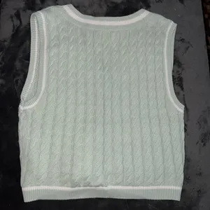 Abercrombie Cable V-Neck Sweater Vest Size XL thumbnail 7