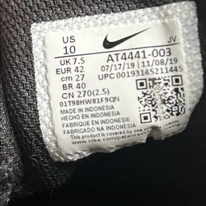 Nike Air Max Motion 2 Black & White Sneakers Women’s Size 10 thumbnail 10