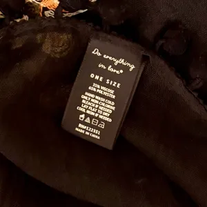 DO EVERYTHING IN LOVE Embroidered Floral Kimono Wrap Black Bohemian One Size thumbnail 11
