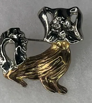 Vintage two tone Scotty dog Terrier brooch. thumbnail 1