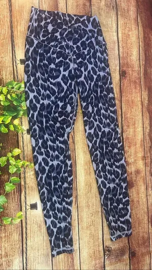 Aerie Offline Blue Cheetah Crossover Waist Legging 7/8 length and Size M thumbnail 1