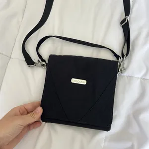 BAGGALLINI Black Water-Resistant‎ Nylon Lightweight Pocket Town Crossbody Bag thumbnail 2