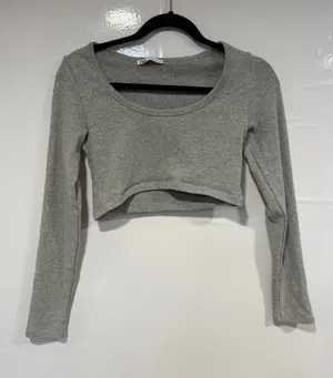 Zara Heather Gray Knit Long-Sleeve Crop Top thumbnail 1