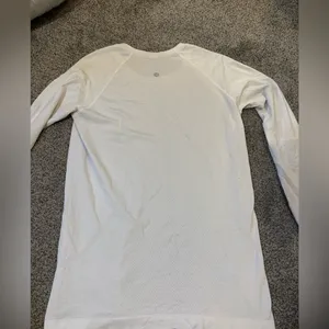 Lululemon Swiftly Tech Long Sleeve thumbnail 3