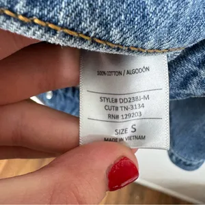 Carly Jean Los Angeles Jean Jacket‎ Size Small thumbnail 4