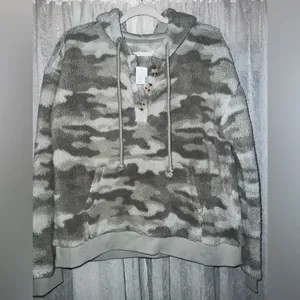 NWT Maurices Camo Sherpa Henley Hoodie size large thumbnail 2