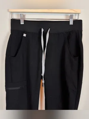 FIGS Technical Collection High Waisted Black Cargo Jogger Scrub Pants XS Petite thumbnail 7
