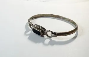 Taxco Mexico Sterling Silver Black Onyx Hook Bangle Stamped Taxco TL 37 925 thumbnail 3