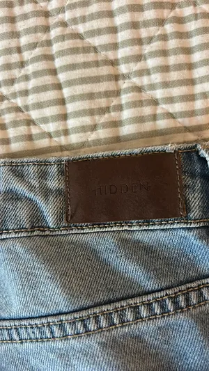 Hidden jeans thumbnail 4