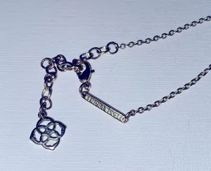 Kendra Scott Elisa Gold pendant necklace with iridescent white stone! thumbnail 3