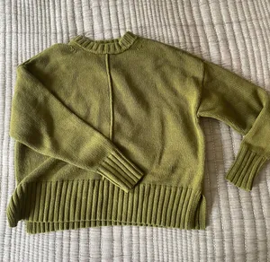 Sweater thumbnail 1