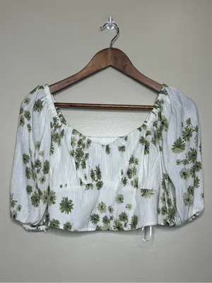 Abercrombie & Fitch X Dede & Emily Ruched Bust Cropped Floral Print Top thumbnail 4