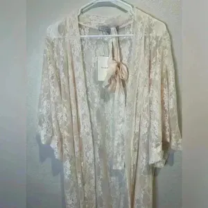 Pia Gladys Perey NWT Women’s Guipure Wedding Sheer Lace Robe Size 4‎ thumbnail 2
