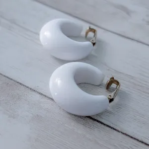 Vintage Sarah Coventry Clip On Earrings - Retro Chunky White Hoops thumbnail 6