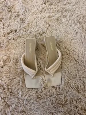 Heels Tan Size 6 thumbnail 3