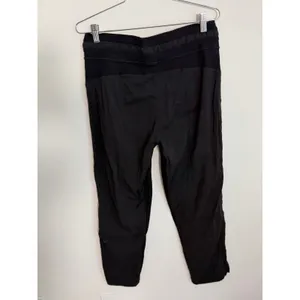 Lululemon Dance Studio Mid-Rise Crop 25" Women's size 8 thumbnail 6