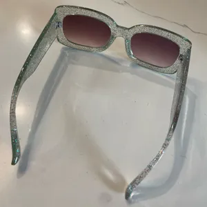 American Eagle AE Aerie Getaway Clear Glitter Frame Sunglasses thumbnail 10
