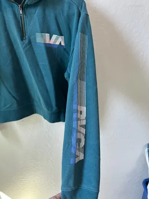 Crop Rvca sweatshirt  thumbnail 3