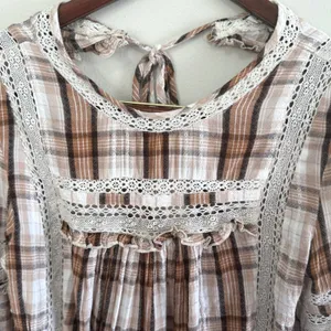 American Eagle Plaid Crochet Lace Ruffle Tie‎ Back Blouse Brown Cream Womens M thumbnail 5