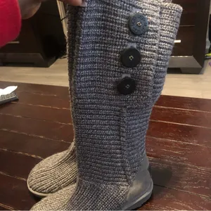 UGG Classic Cardy knitted sweater 3 button fold over boots.Silver color. Size: 8 thumbnail 5