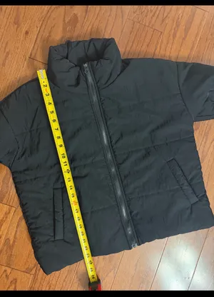 SHEIN Black puffy zip up Oversized coat w/bag - Size Medium. ***Refer to measurements. Fun oversized warm, lightweight and comfy. Gently warn & Excellent condition. Measurements approximately 24” from armpit to armpit x 23” long. Non-smoking home. priced to sell at as is condition. Don’t like my price, make reasonable offer! And thank you for checking my closet. thumbnail 7