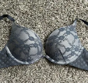Victoria's Secret Bra thumbnail 1