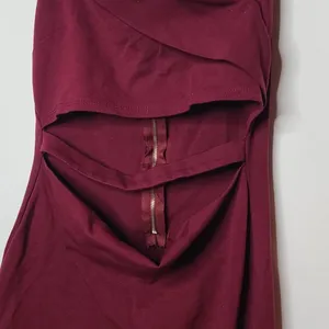 Windsor off the shoulders tummy cut out bodycon purplish dress sz Medium thumbnail 2