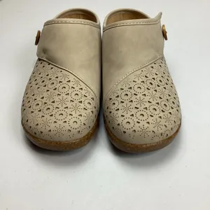 Earth Origins Women’s Slip on Mules Clogs Size 7W NWOT thumbnail 5