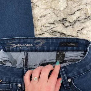 Seven7 Slimming Skinny Jeans y2k with sparkly sequins on back‎ pockets thumbnail 6