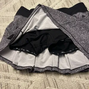 Lululemon Size 6 Circuit Breaker Skort thumbnail 2