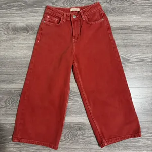 Bershka Burgundy Wide Leg Cropped Denim Jeans Contrast Stitch Mid‎ Rise Size 2 thumbnail 1