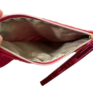 Ipsy Small Cosmetic Bag Bright Pink Gold Zipper Textured Hair FLAWED‎ 7"x4.5" thumbnail 8