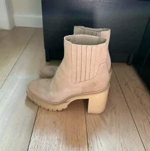 DV by Dolce Vita Waterproof Lug Sole Platform Bootie thumbnail 4