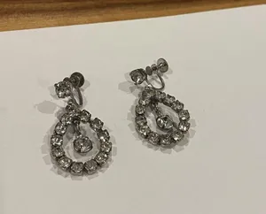 Signed Coro Vintage Silver Tone Screw On Non Pierced Dangle Drop Earrings thumbnail 3
