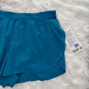 Lululemon Fast and Free High Rise Classic Fit Split Short 3" Hawaiian Blue XL thumbnail 6