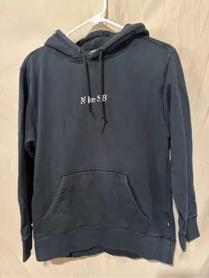 Nike sweatshirt thumbnail 1
