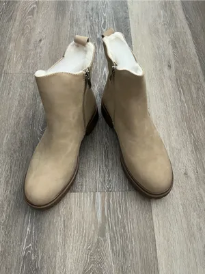 Women’s Beige Fur Suede Ankle Boots Sz 8 Faux Fur Lined Dual Zip Lug Sole EU 38 thumbnail 2