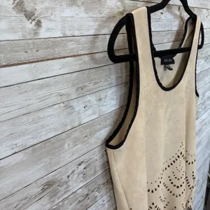 Karen Kane Womens M Tank Top Shell Faux Suede Baja Riviera Beige Laser Cut USA thumbnail 3