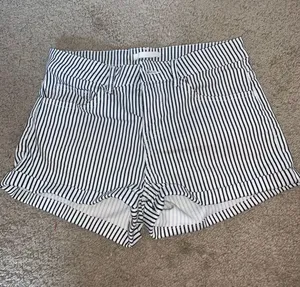 H&M black and white striped shorts thumbnail 1