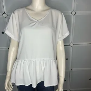 Bobeau Solid V-Neck Ruffle Hem Blouse Size Medium thumbnail 2